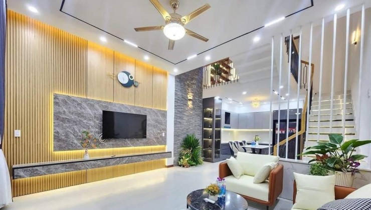 Bán nhà siêu đẹp lô góc  quận Hoàng Mai 48M2 5T giá tốt 6 tỷ 8 giá trị cho thuê cao.